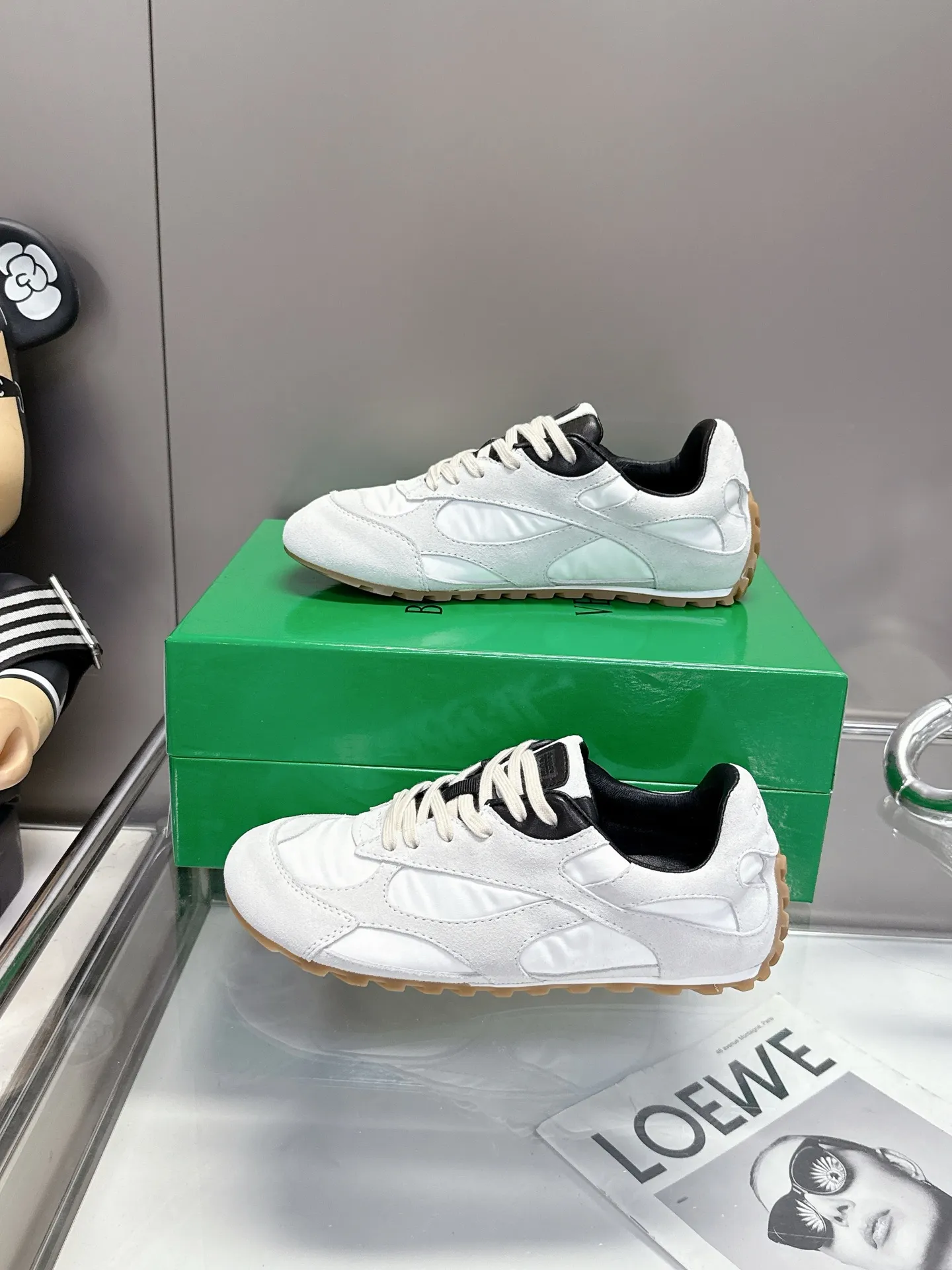 👟👟Ex-factory price 500👟👟 Bottega Veneta｜BV Bottega Veneta 25ss new Forrest shoes Dexun sneakers Sneaker technology nylon and suede, inspired by retro sneakers, a new interpretation of classic sneakers, lightweight, comfortable and breathable summer essentials The sole uses a classic woven texture, which is very recognizable, and is spliced with nylon suede, giving it a full texture!   Size: #Female 35-40 (41 made to order, non-refundable)